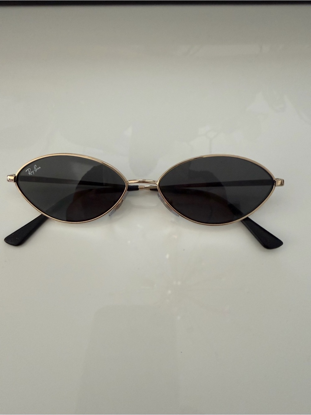 Ray-Ban Women's Gold Frame Black Lens Slim Oval Sunglasses